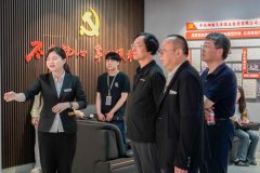 “数实融合”助力传统服饰产业焕“新”的“天泽华丽”探索